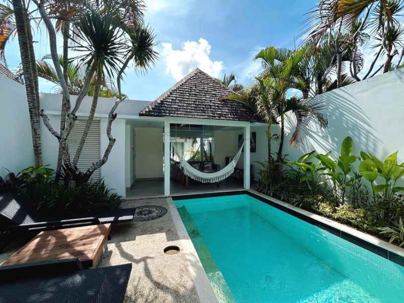 dijual villa jl dewi saraswati seminyak