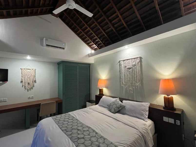 dijual villa jl dewi saraswati seminyak