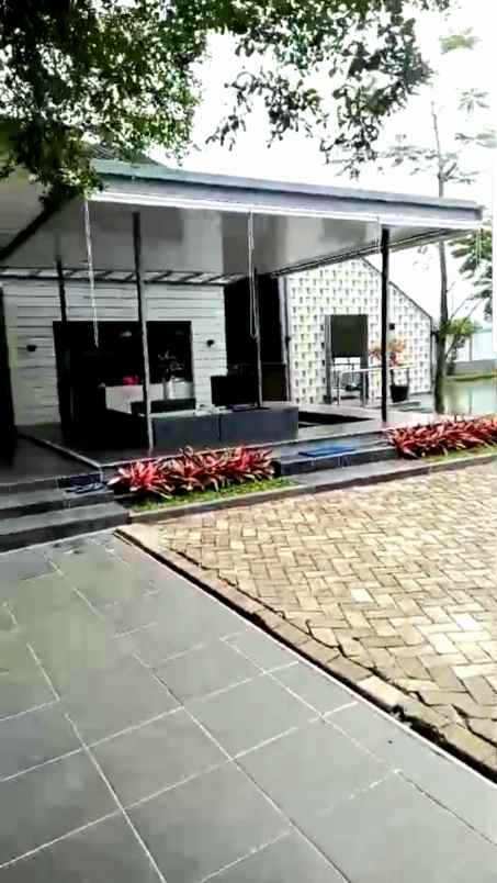 dijual villa jl plered