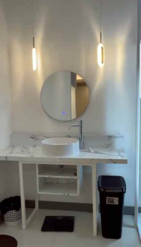 dijual villa jl plered