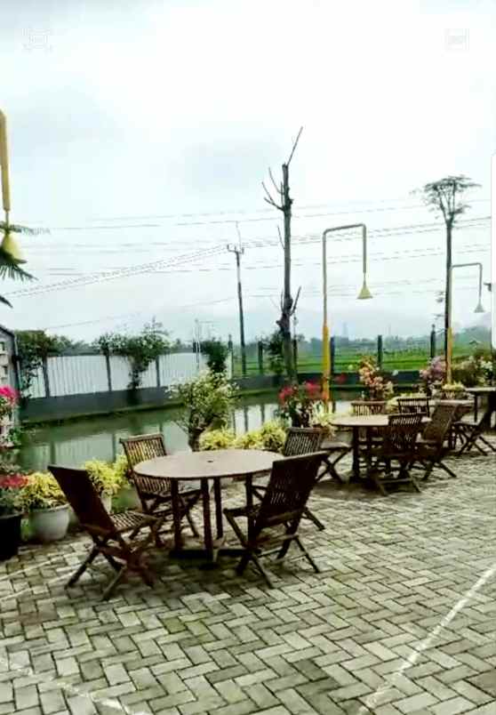 dijual villa jl plered