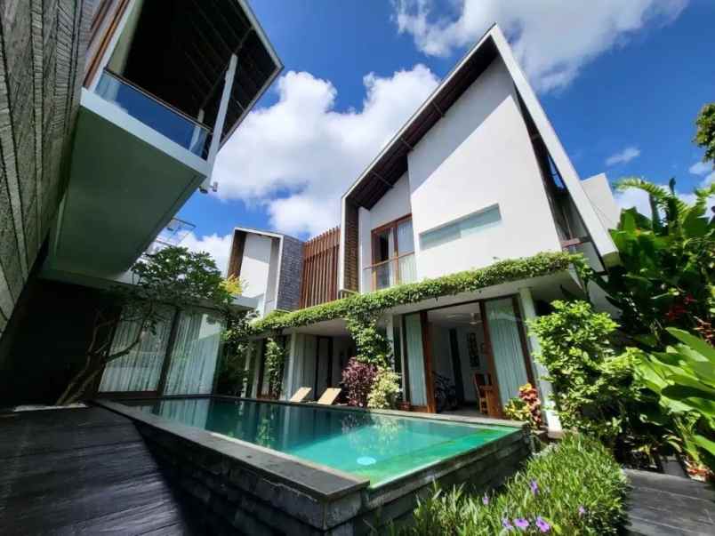 dijual villa jl puri gading jimbaran