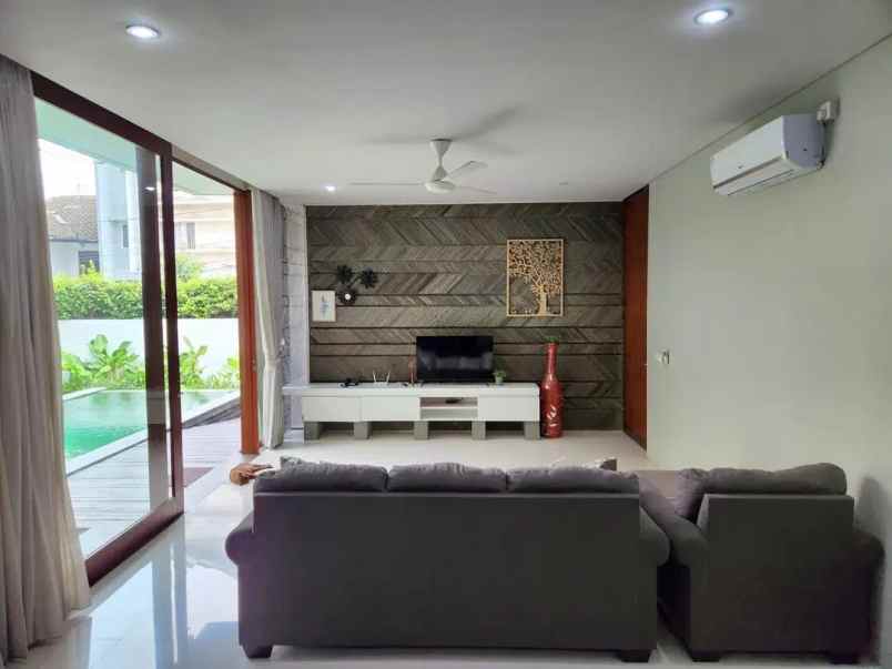 dijual villa jl puri gading jimbaran