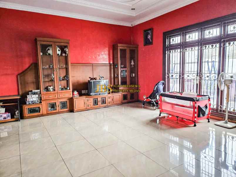 dijual villa komplek cemara asri