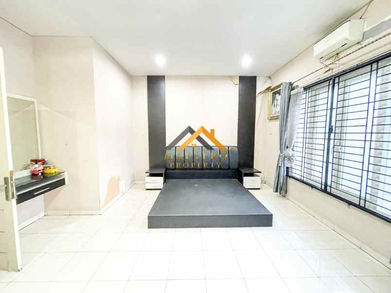 dijual villa komplek mutiara residence jalan r s haji