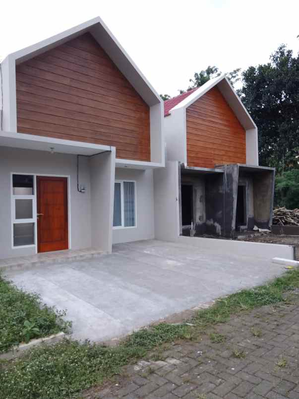 dijual villa sawojajar