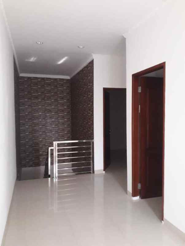 disewa hunian tingkat pondok ungu permai b0075