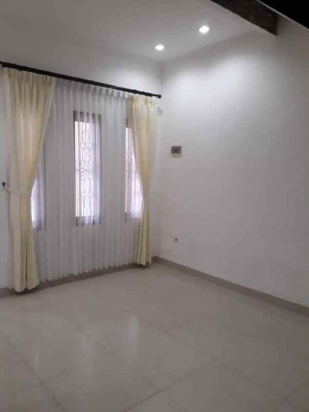 disewa hunian tingkat pondok ungu permai b0075