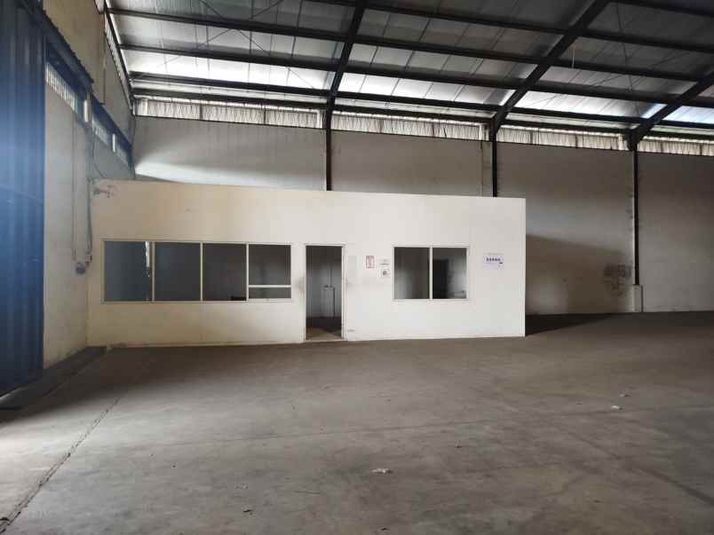 disewakan gudang di ossowilangun surabaya