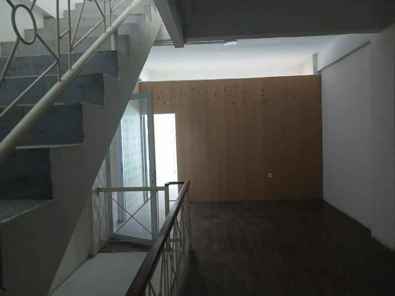 disewakan ruko gudang kantor jalan raya fatmawati