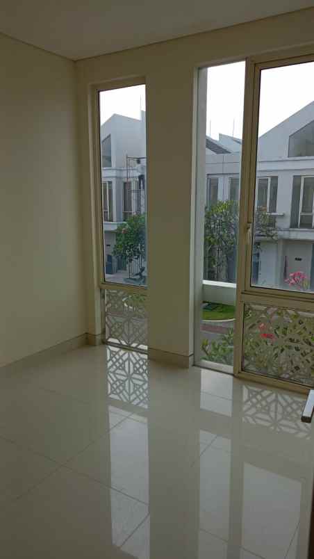 disewakan rumah adelaide grand pakuwon