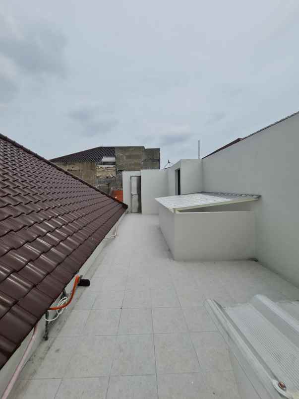 disewakan rumah darmo permai timur