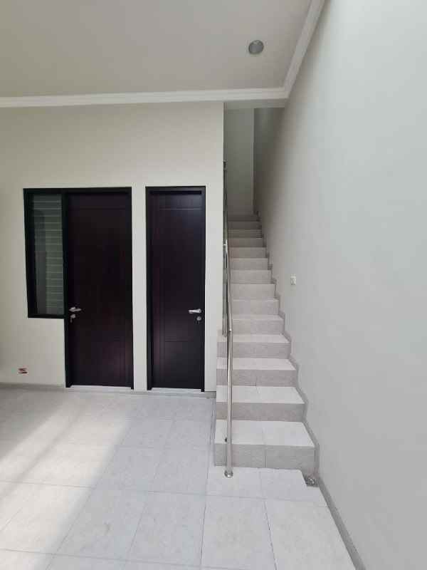 disewakan rumah darmo permai timur