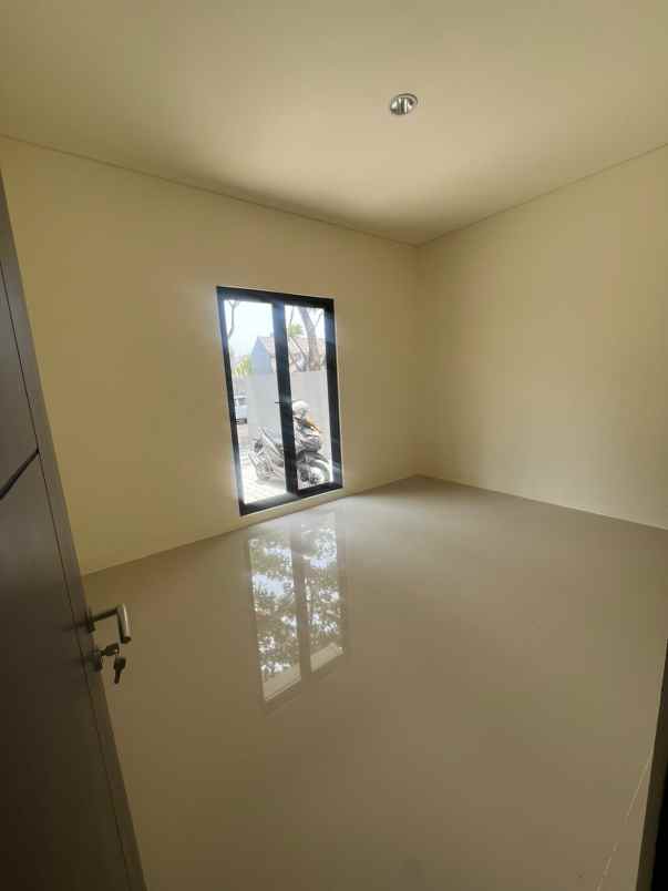 disewakan rumah jalan northwest lake citraland