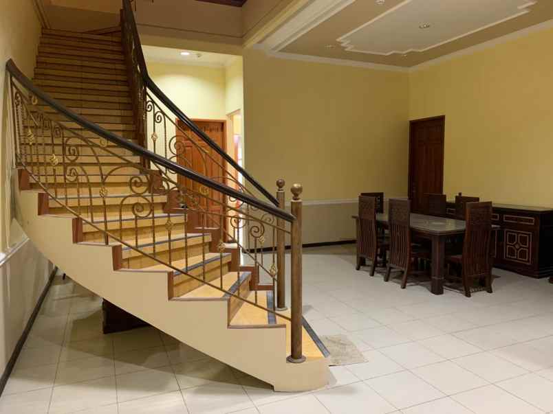 disewakan rumah jalan pradah permai