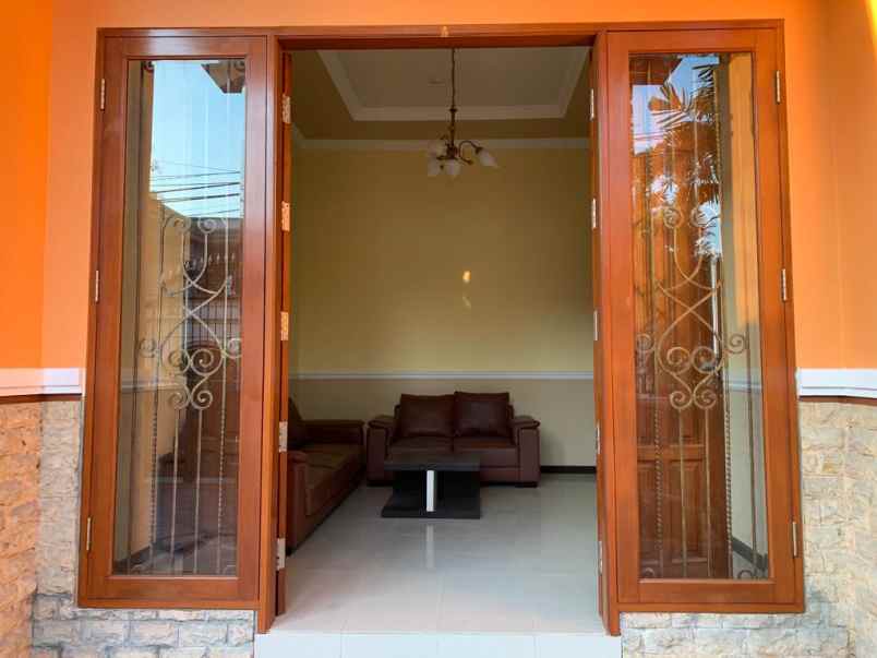 disewakan rumah jalan pradah permai