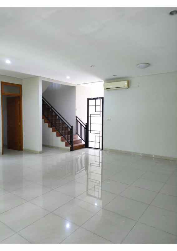 disewakan rumah kemang stand alone house kemang