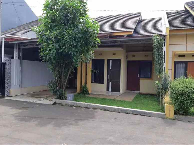 disewakan rumah kompleks perumahan pondok