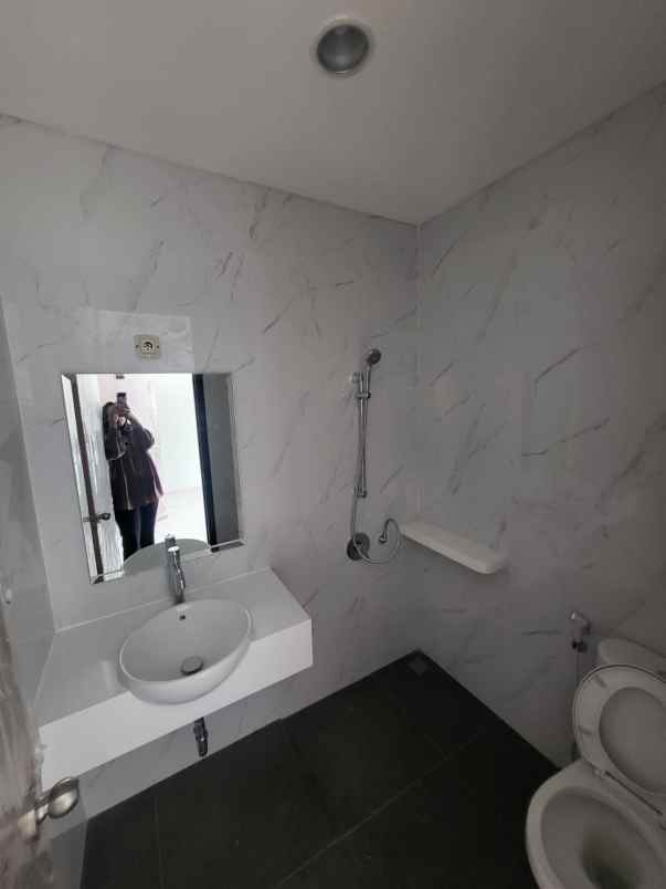 disewakan rumah suvarna sutera pasar kemis