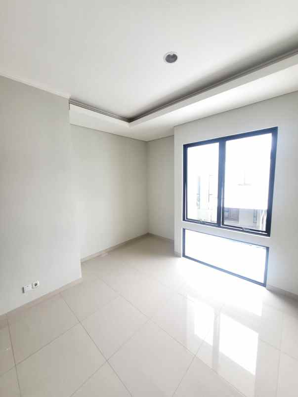 disewakan rumah suvarna sutera pasar kemis