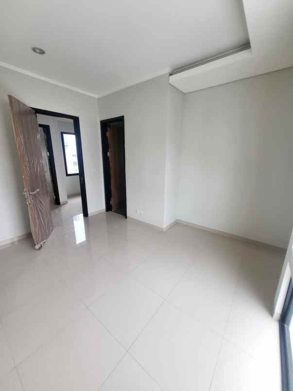 disewakan rumah suvarna sutera pasar kemis