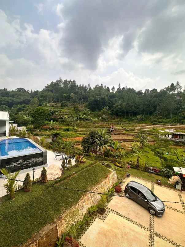 disewakan villa megamendung kec