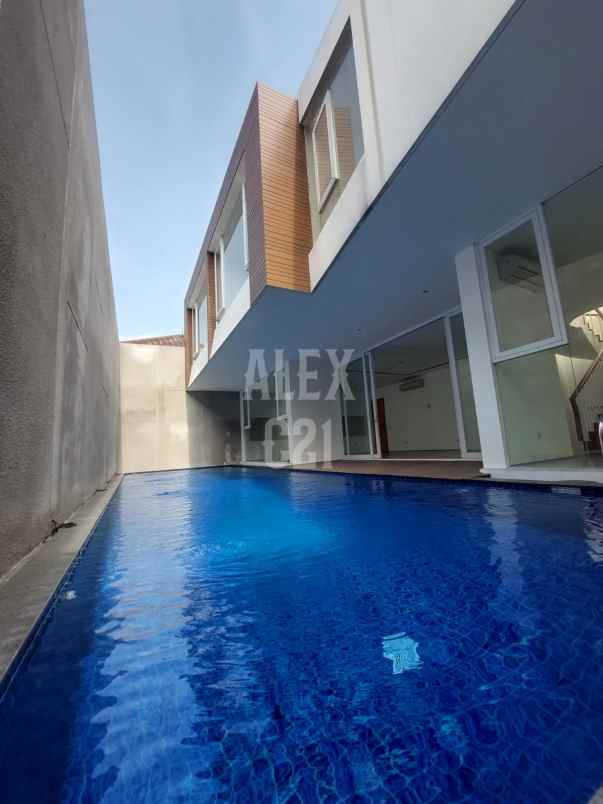 for sale town house di kemang jakarta selatan