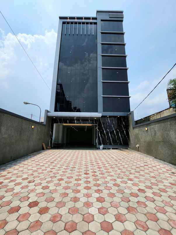 gedung komersil siap pakai di cawang jakarta timur