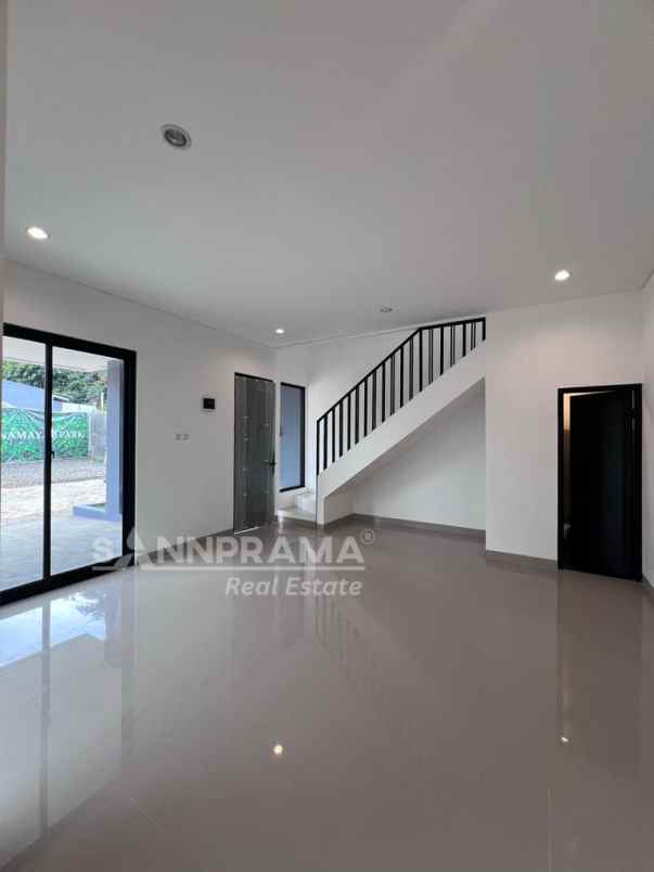 hunian tropis exclusive 2 lantai selangkah kegardent