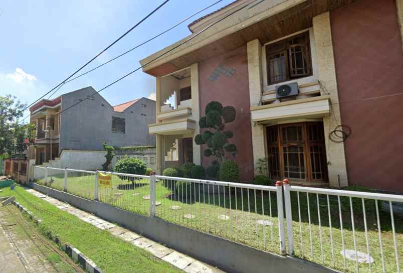 jual rumah mewah 2 lantai di ketintang wiyata surabaya