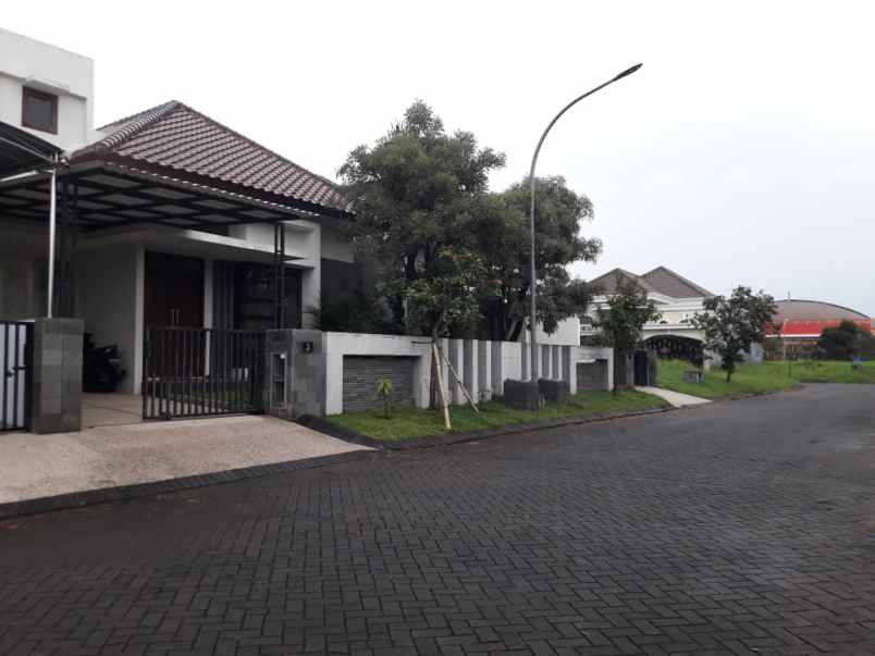 jual rumah mewah dan exlusive di graha kencana malang