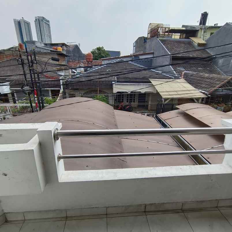 jual rumah taman ratu jakbar