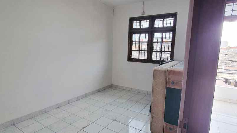 jual rumah taman ratu jakbar