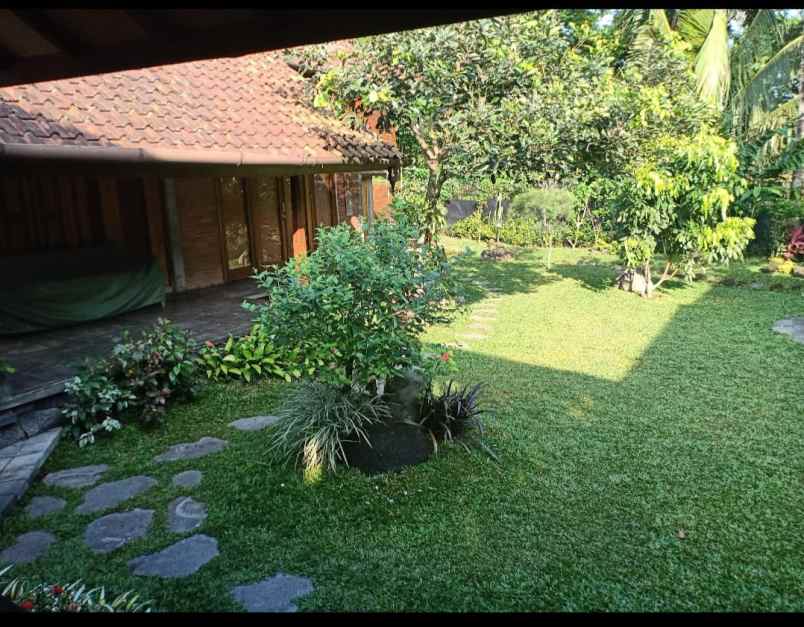 jual villa di jalan kaliurang jogja shm