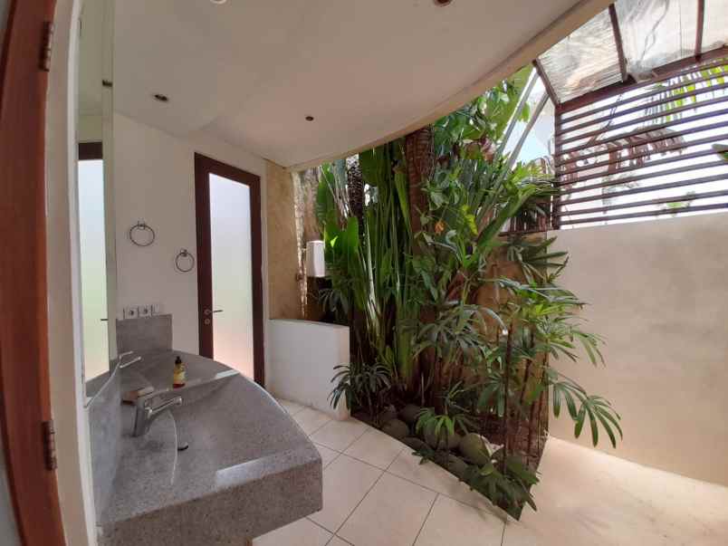 meditarranean villa at tiying tutul canggu bali