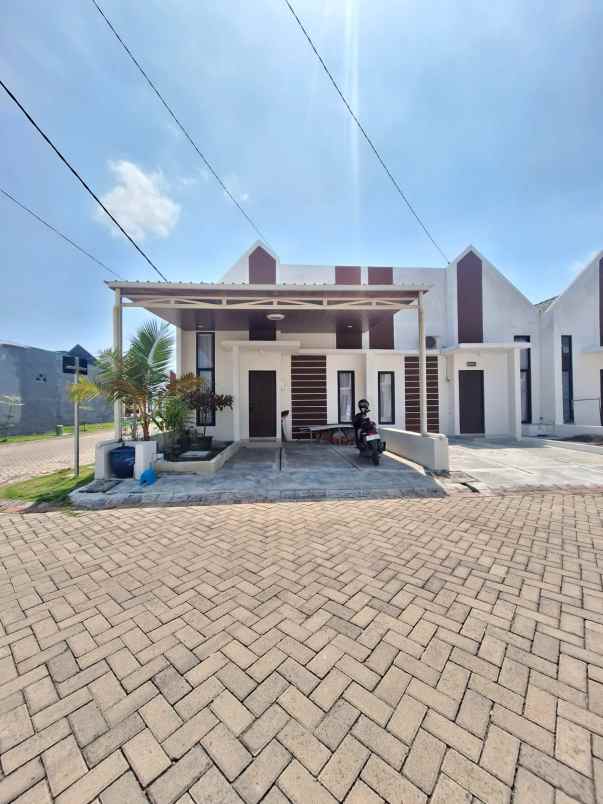 oper kredit rumah 90jt di the oso merr surabaya
