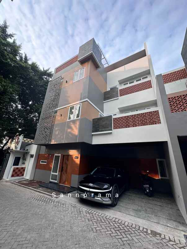 private dan premium townhouse jagakarsa ada rooftop rn