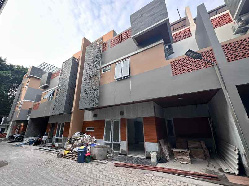 private dan premium townhouse jagakarsa ada rooftop rn