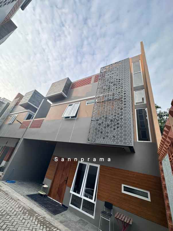 private dan premium townhouse jagakarsa ada rooftop rn