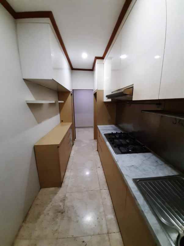 rumah 1 5 lantai dalam komplek sektor 5 bintaro jaya