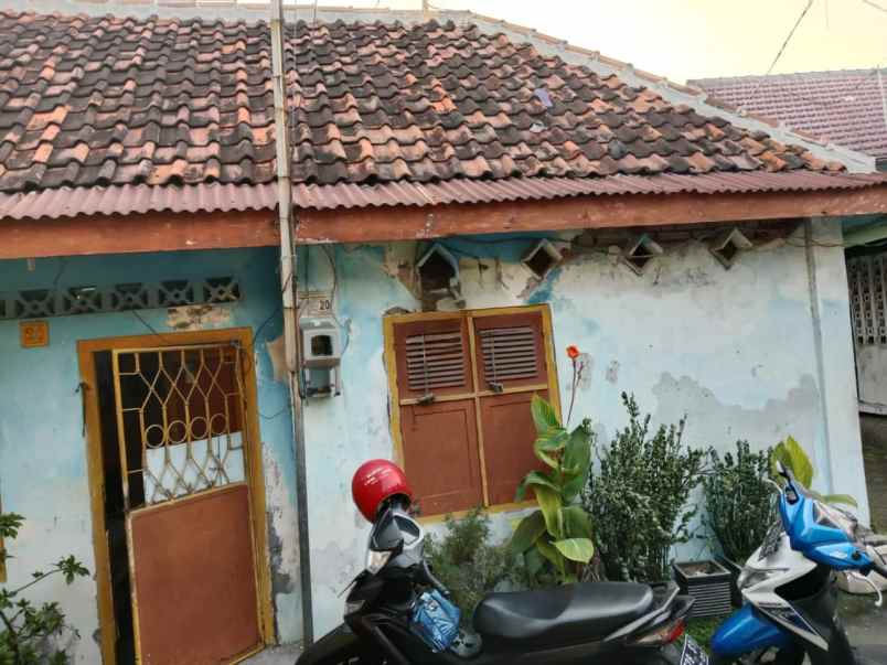 rumah 1 lantai shm di daerah genteng surabaya