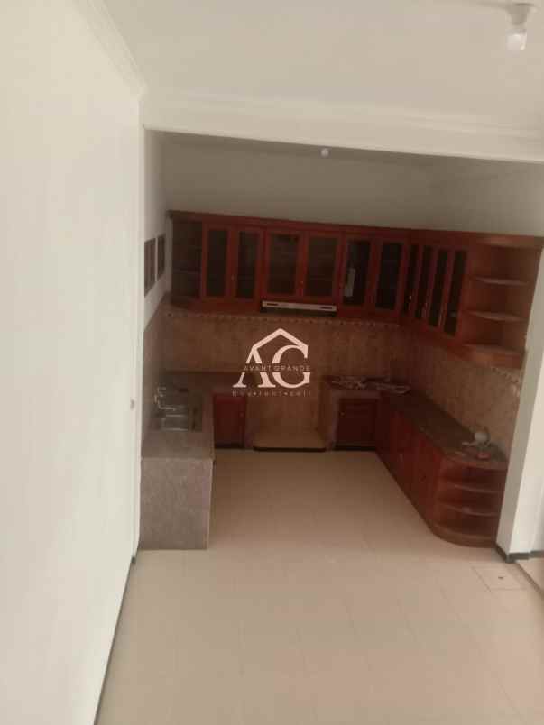 rumah 2 lantai di griyashanta malang