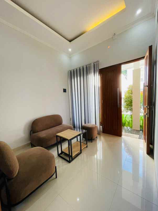 rumah 2 lantai full furnish di godean km 7 5