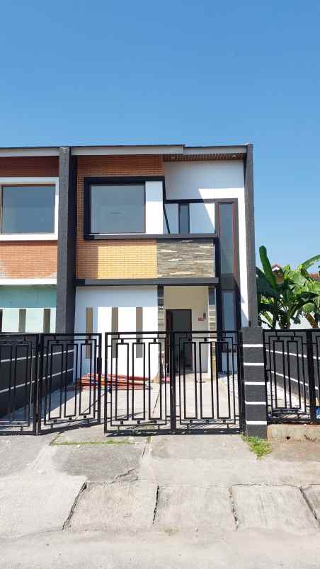 rumah 2 lantai murah di pedurungan semarang