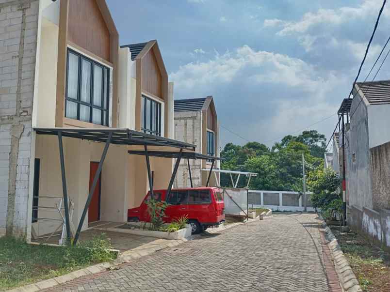 rumah 2 lantai nuansa villa di kodya bandung