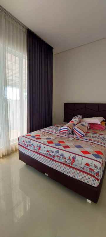 rumah 2 lantai puri galaxy minim 2 thn