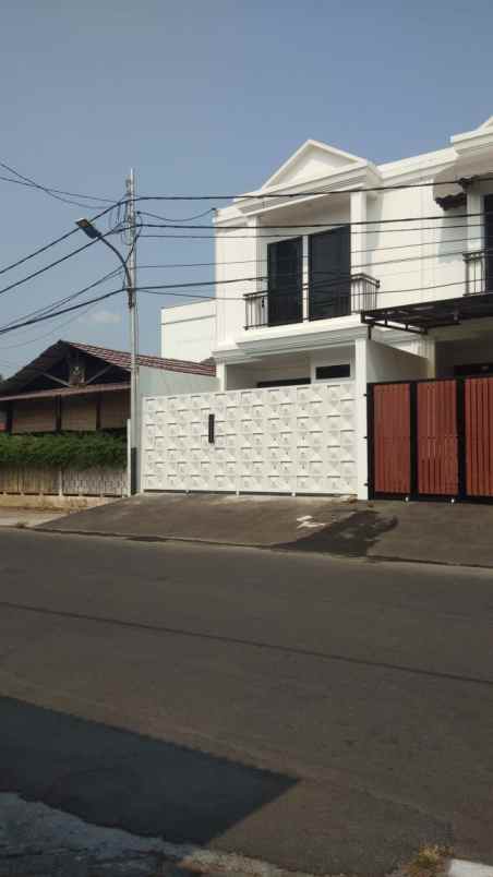 rumah 2 lantai siap huni murah cipinang jakarta