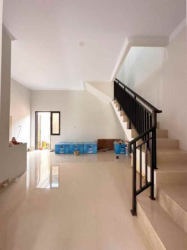 rumah 3 kamar tidur pasar rebo pekayon jakarta timur