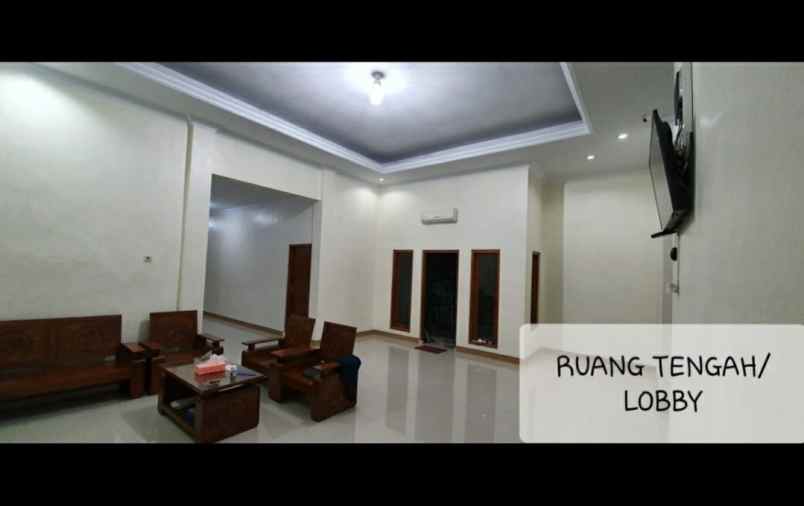 rumah alan menayu lor nmr 111