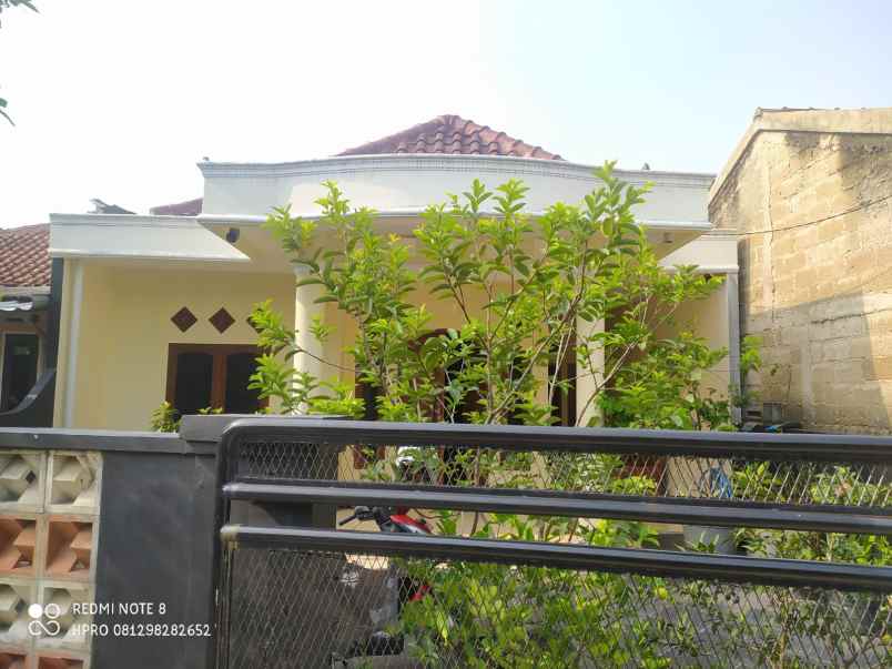 rumah asri dan bagus lt 200 m2 dekat grand depok city